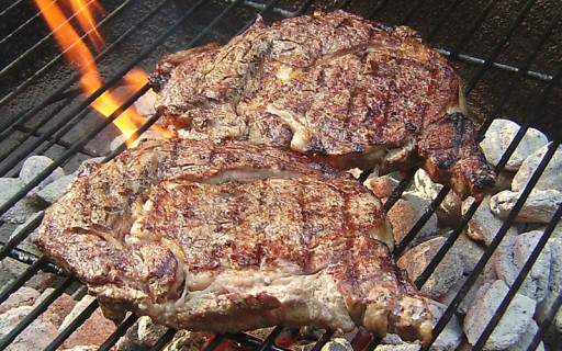 Git yer hot rib eyes!